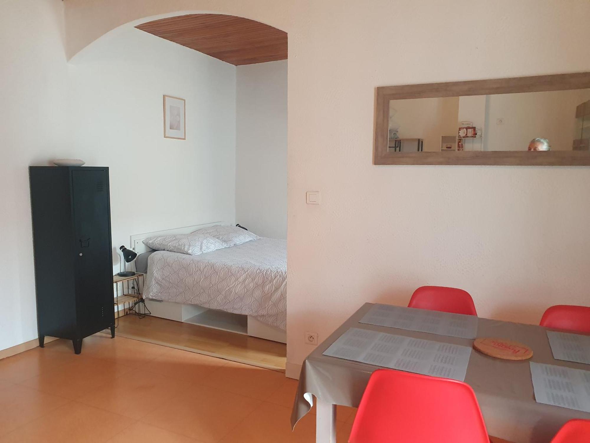Appartement Meuble Centre Ville ニヨン エクステリア 写真